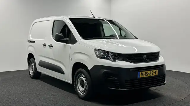 Peugeot Partner view 2