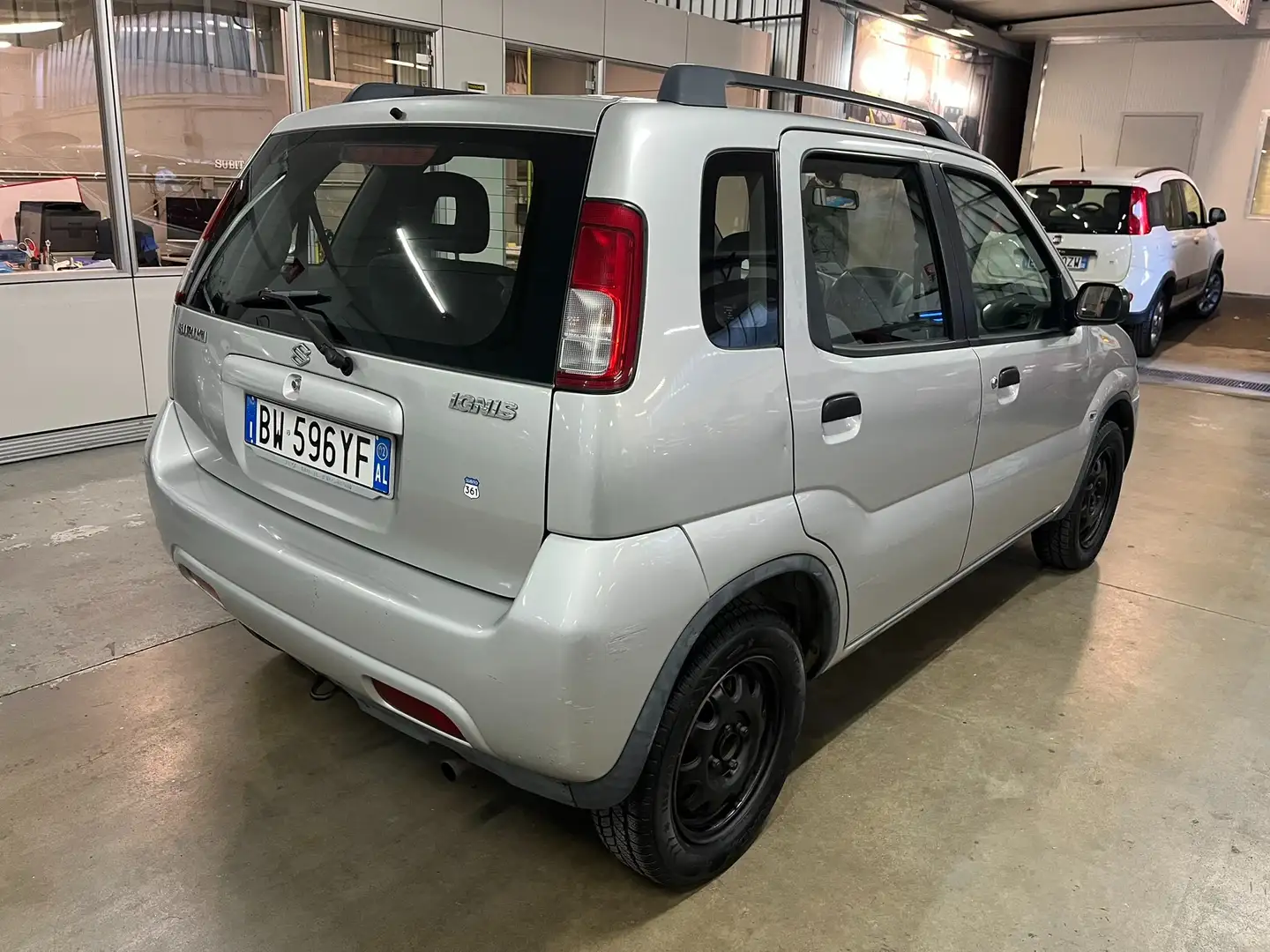 Suzuki Ignis 1.3 trazione integrale, 4x4 (clima e servosterzo) Grigio - 2