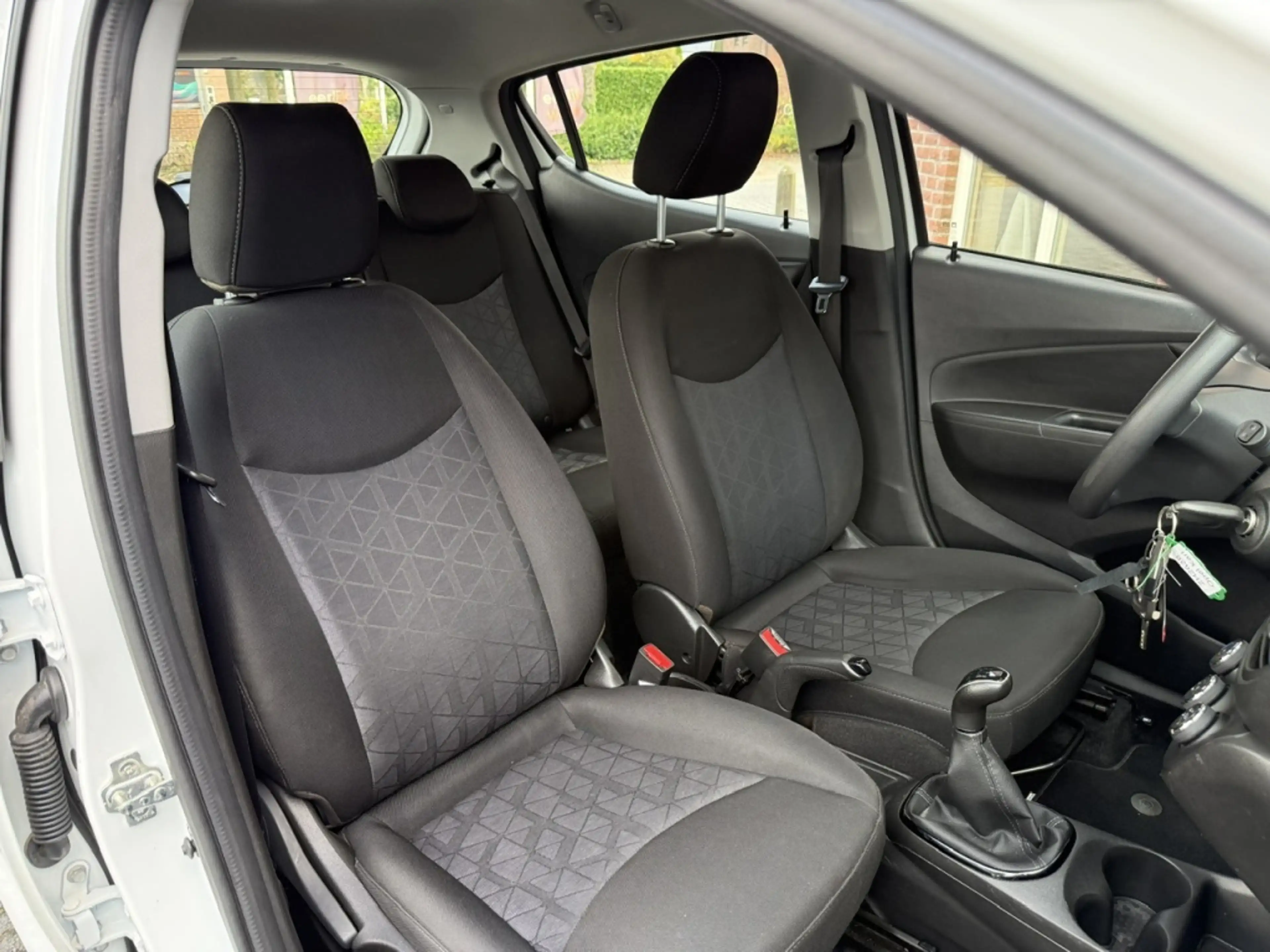 Opel Karl 1.0 120 Jaar Edition AIRCO / CRUISE / LICHTMETALEN — photo 33