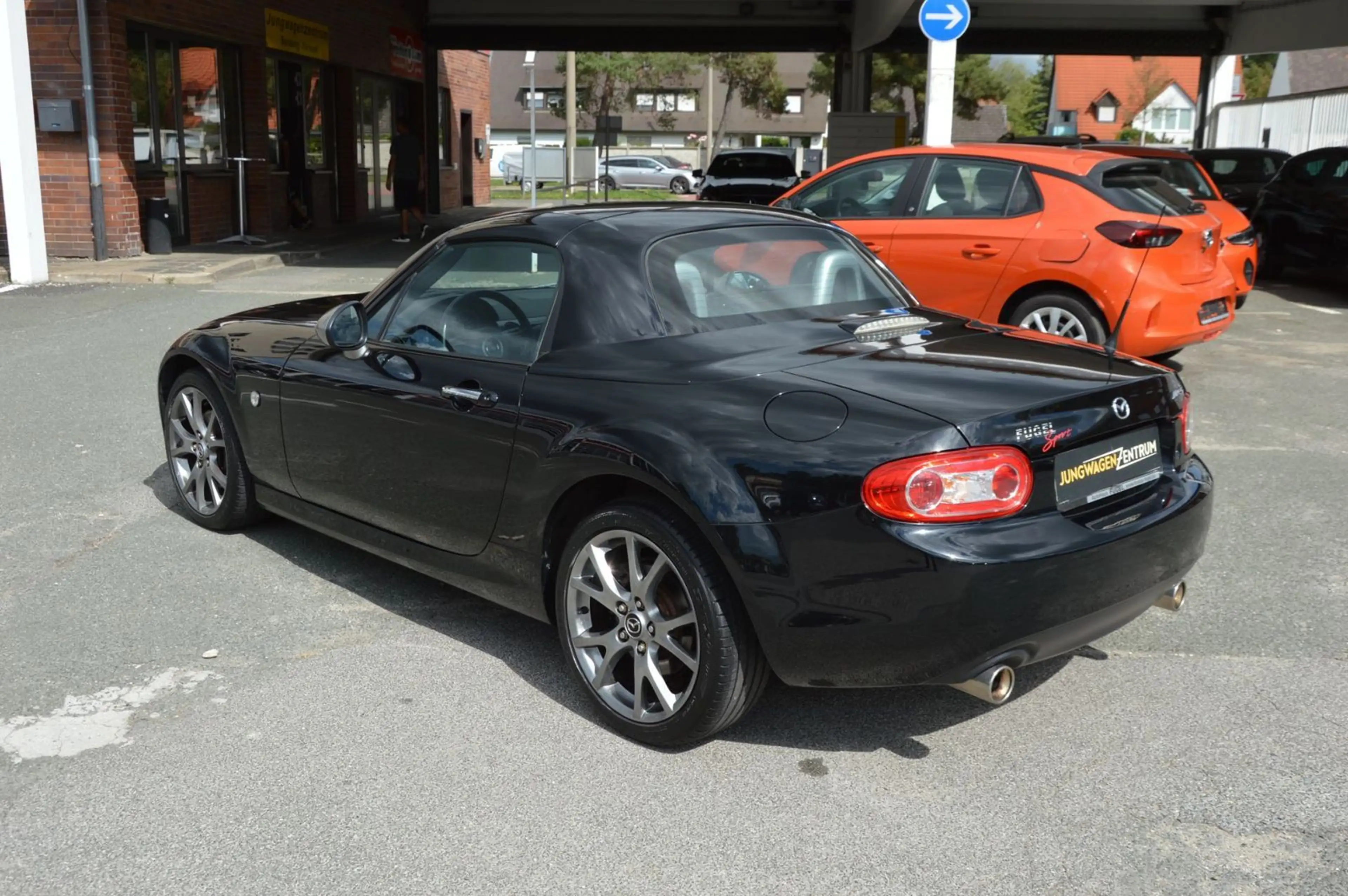 Mazda MX-5 2.0 Sendo"HARDTOP"SITZHZ"NAVI"TEMPOMAT"BT" — photo 6