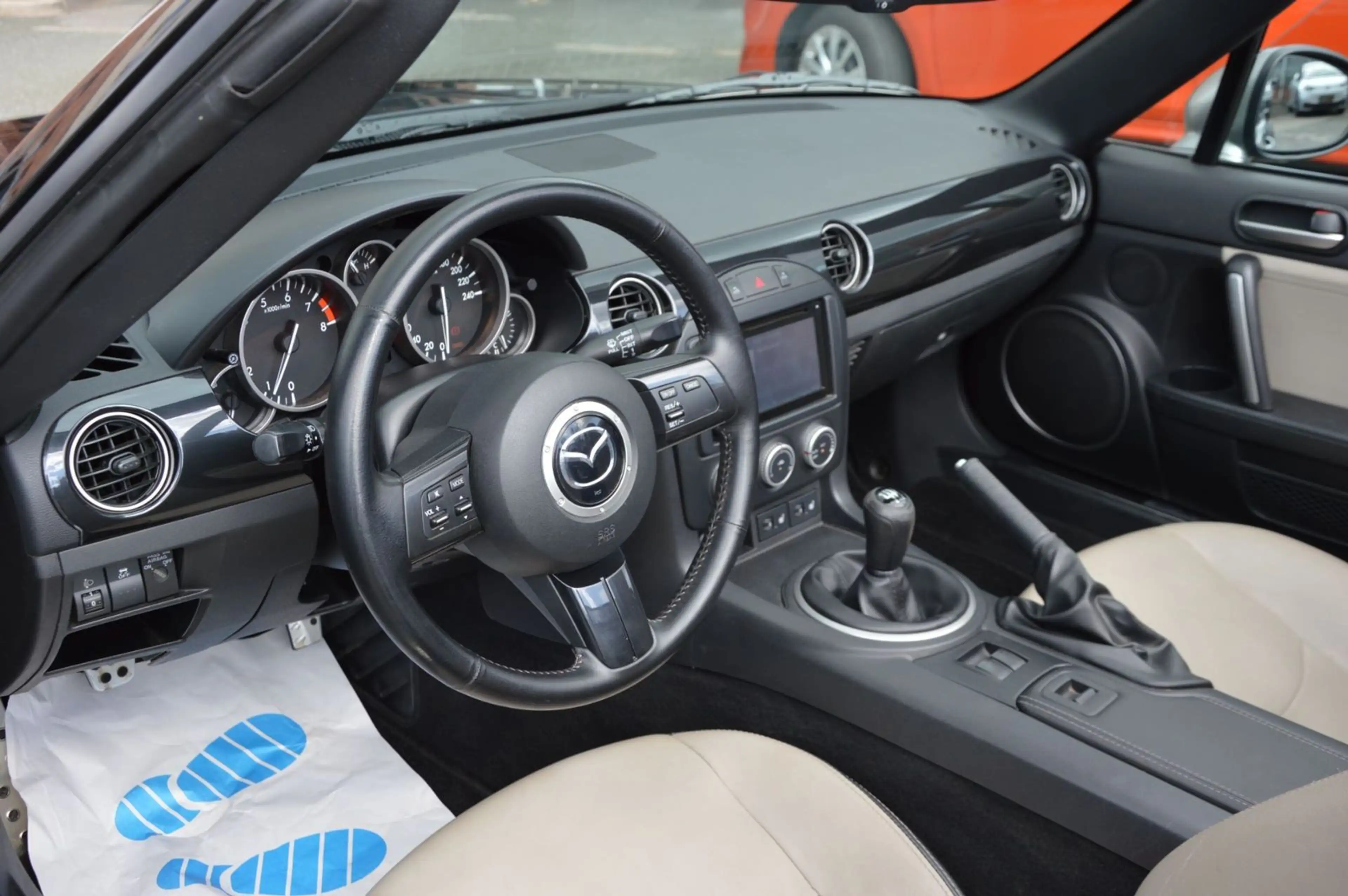 Mazda MX-5 2.0 Sendo"HARDTOP"SITZHZ"NAVI"TEMPOMAT"BT" — photo 9