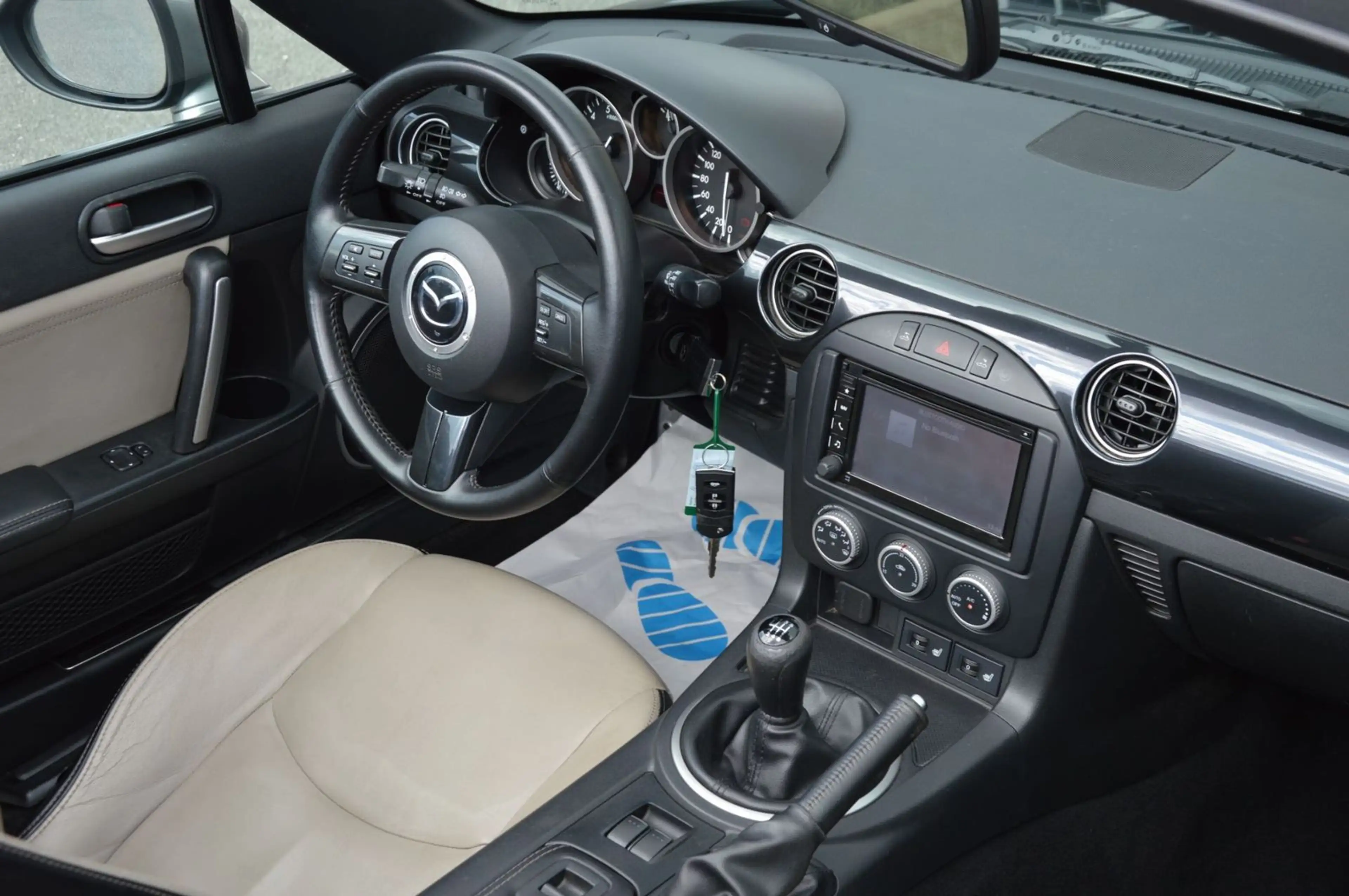 Mazda MX-5 2.0 Sendo"HARDTOP"SITZHZ"NAVI"TEMPOMAT"BT" — photo 10