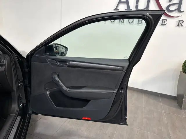 Skoda Superb view 7