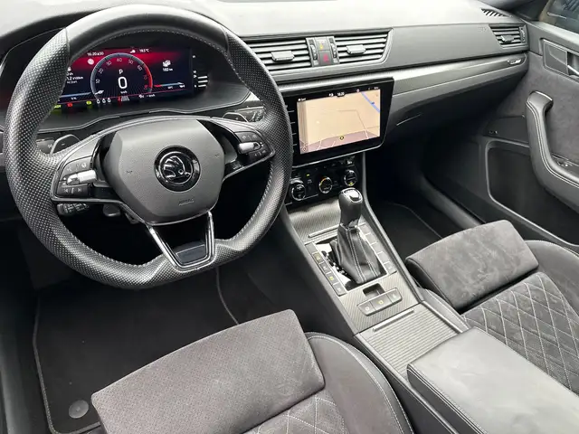 Skoda Superb view 12