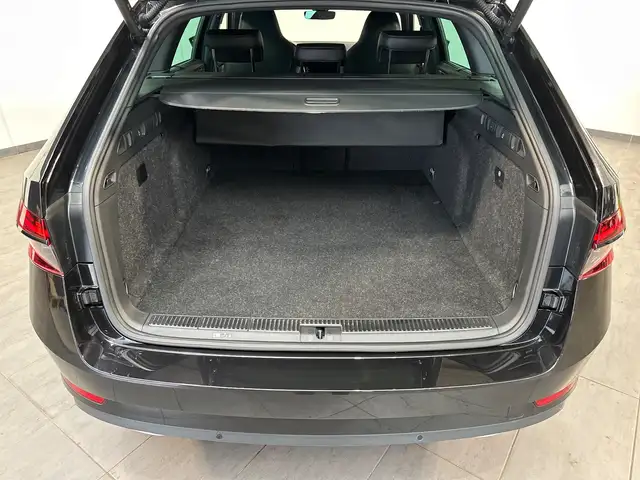 Skoda Superb view 8