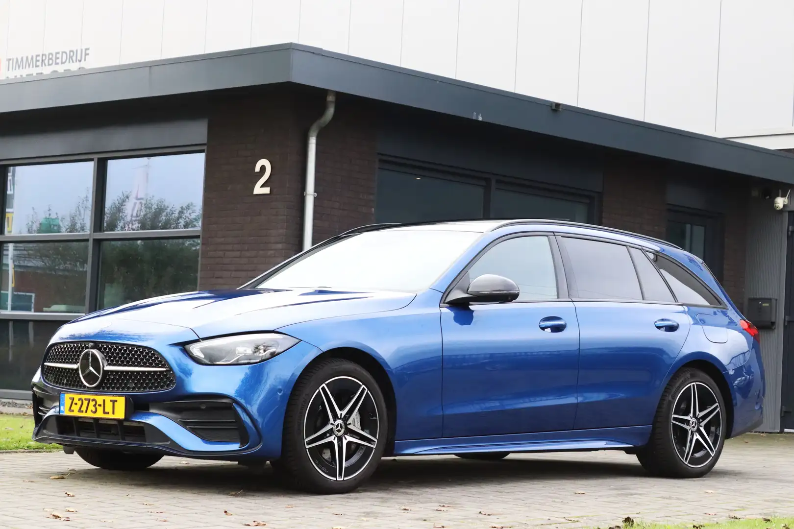 Mercedes-Benz C 300 300e AMG Line Pano Trekhaak Leder BTW-auto Blauw - 1