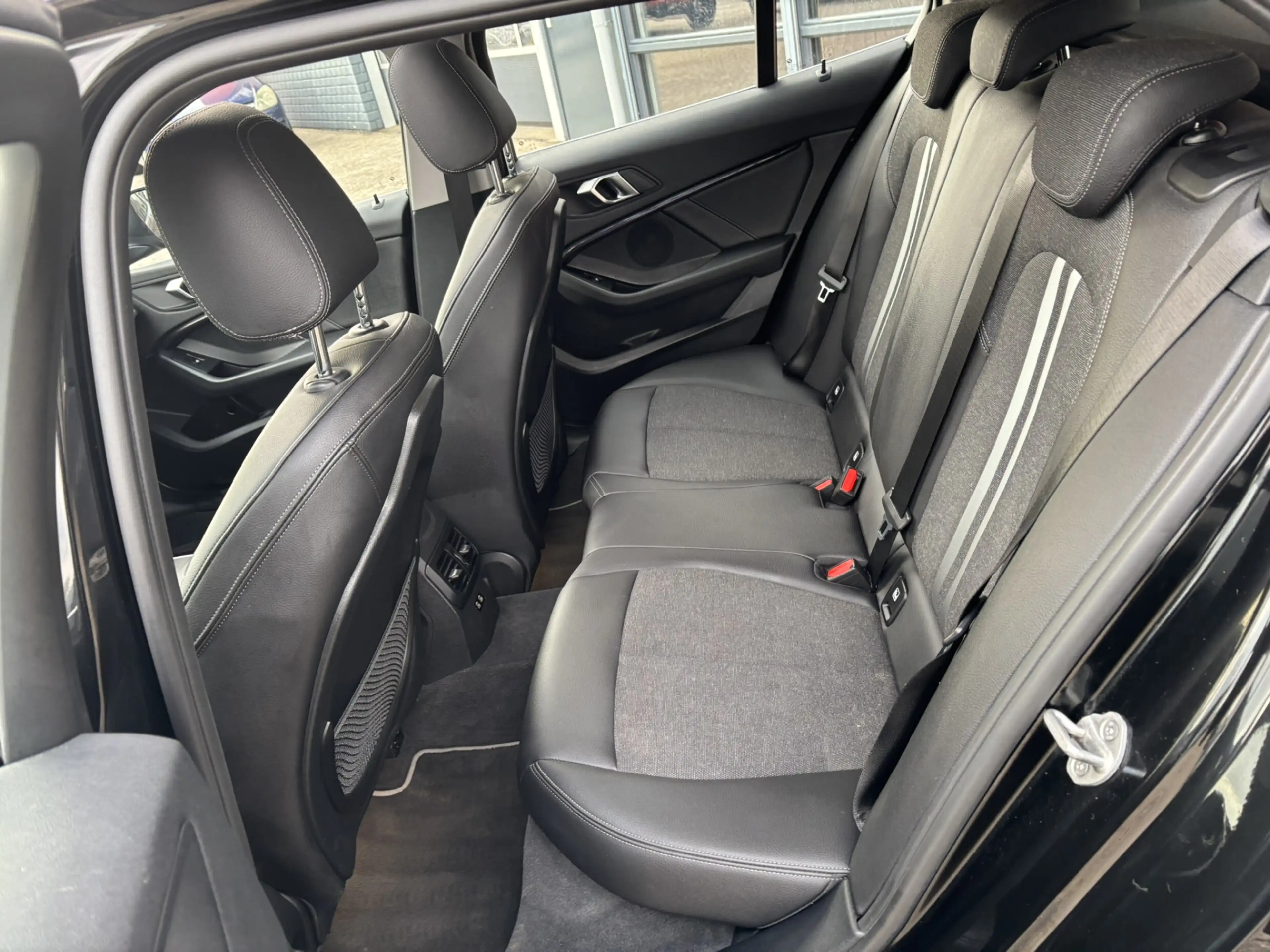 BMW 118 1-serie 118i Business Edition / Schuifkanteldak / — photo 8
