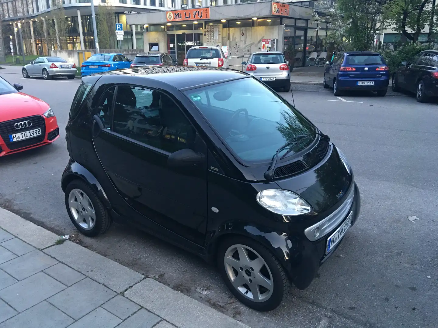 smart forTwo Smart/MCC/8773 Automatik Schwarz - 2