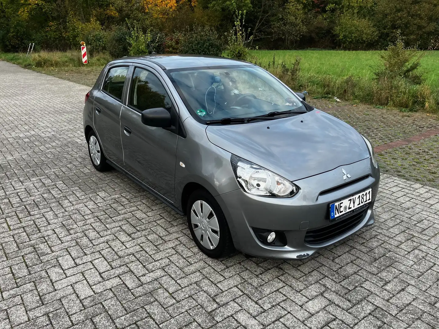 Mitsubishi Space Star Space Star 1.3 Plateado - 1