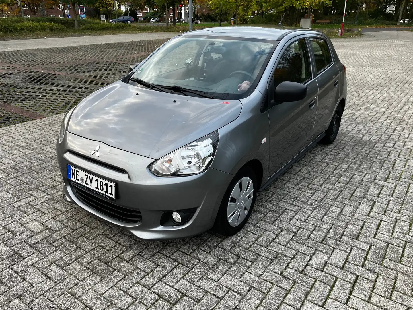 Mitsubishi Space Star Space Star 1.3 Plateado - 2