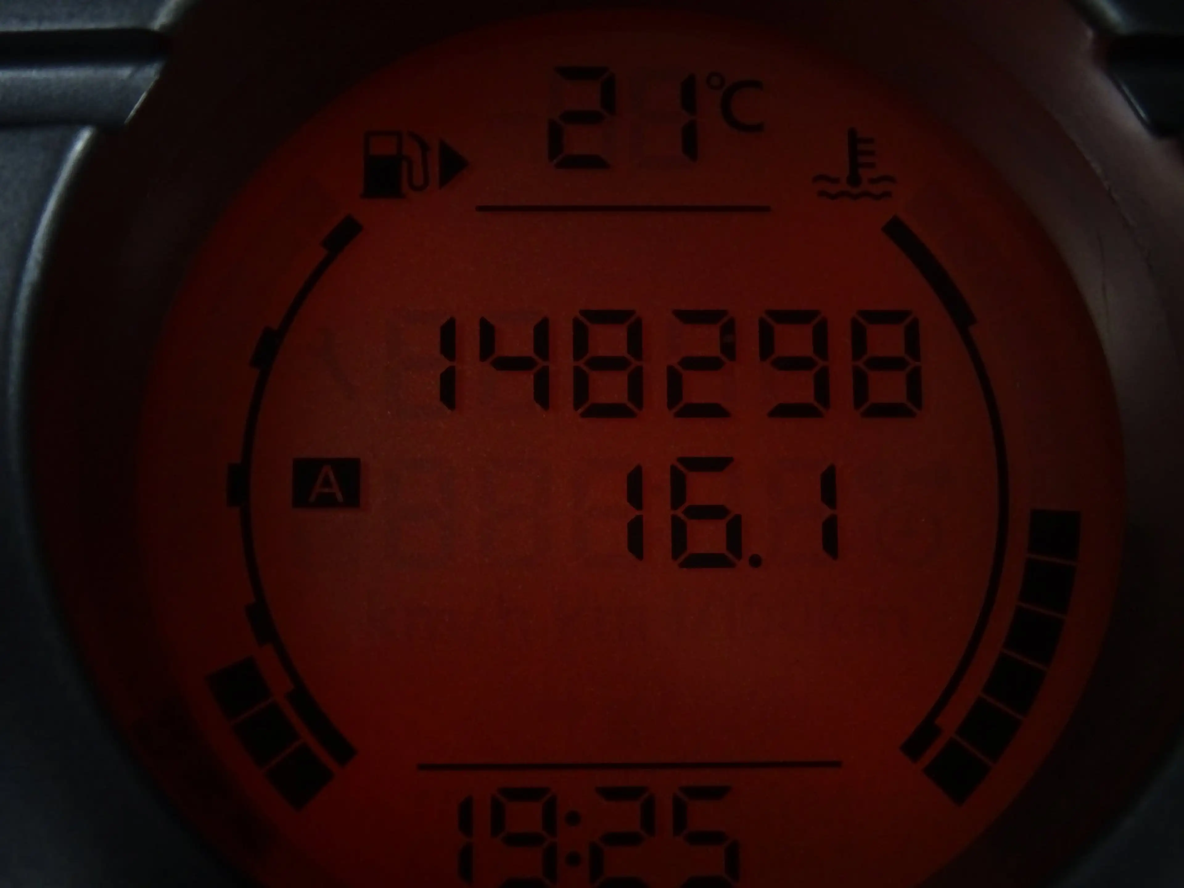 Nissan Qashqai 2.0 Acenta BJ2009 NAP/CLIMA/CRUISE/PDC/APK 27 — photo 12