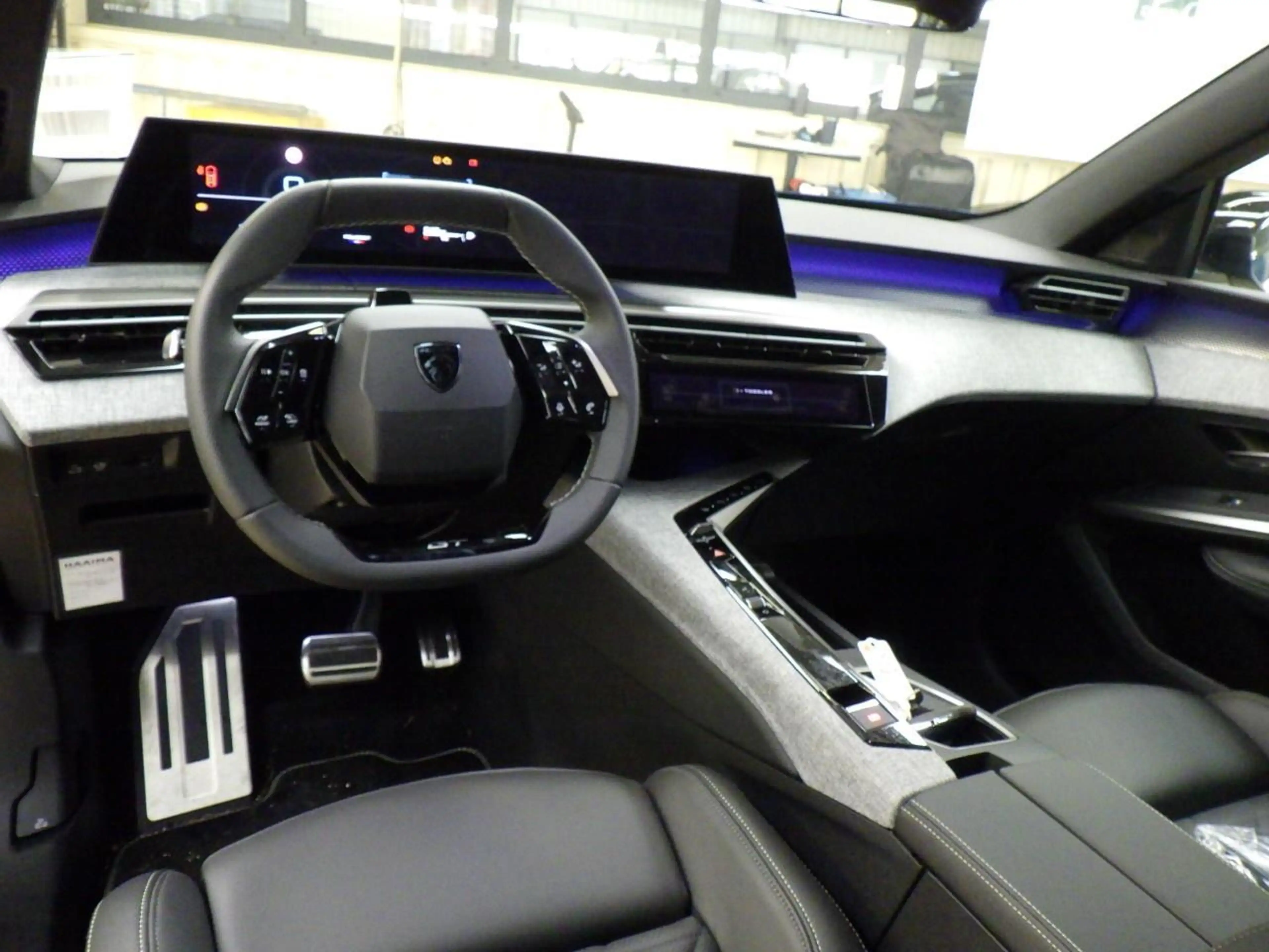 Peugeot 5008 1.2 Hybrid 145 GT Exclusive 7p Panoramadak — photo 5