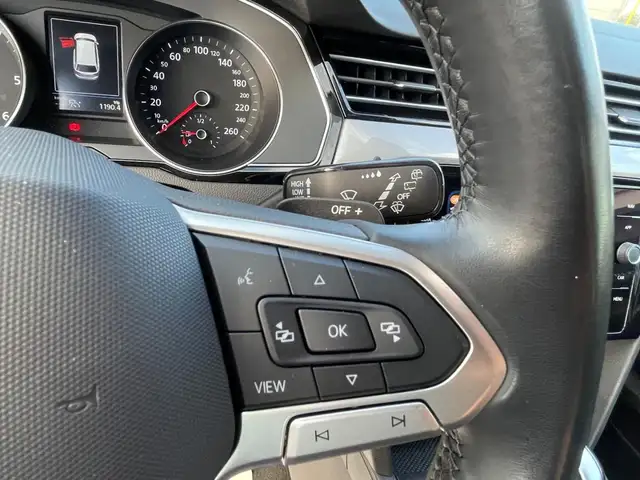 Volkswagen Passat view 13