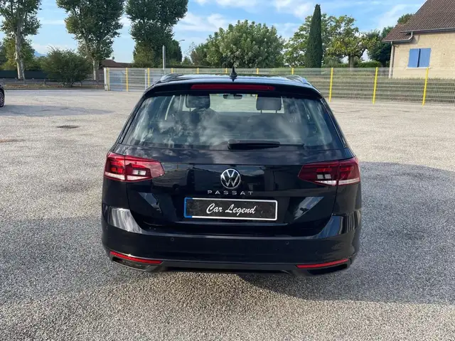 Volkswagen Passat view 6