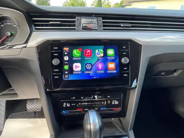 Volkswagen Passat view 14