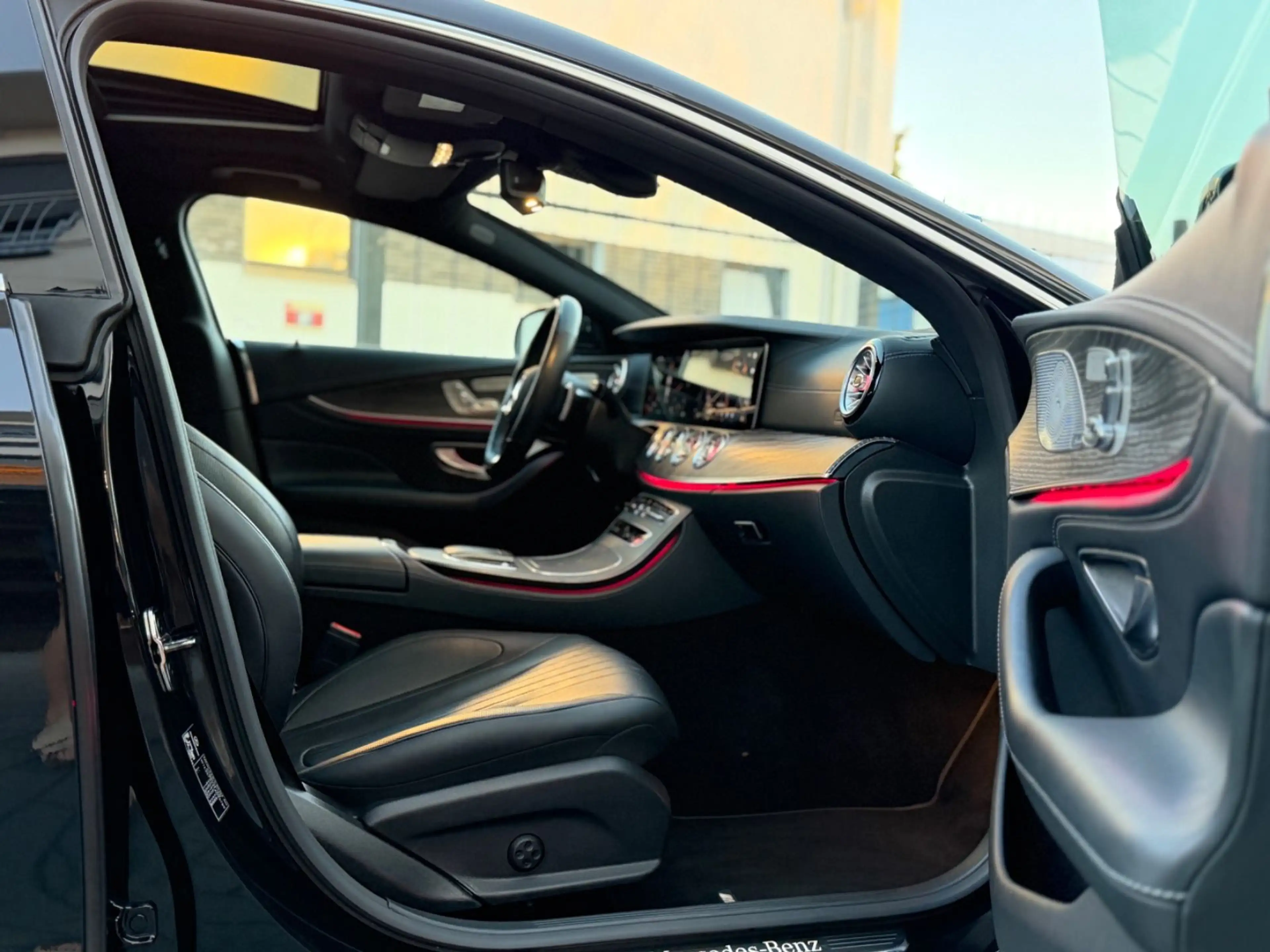 Mercedes-Benz CLS 400 d 4Matic AMG Line/HUD/Multibeam/Airmatic — photo 11