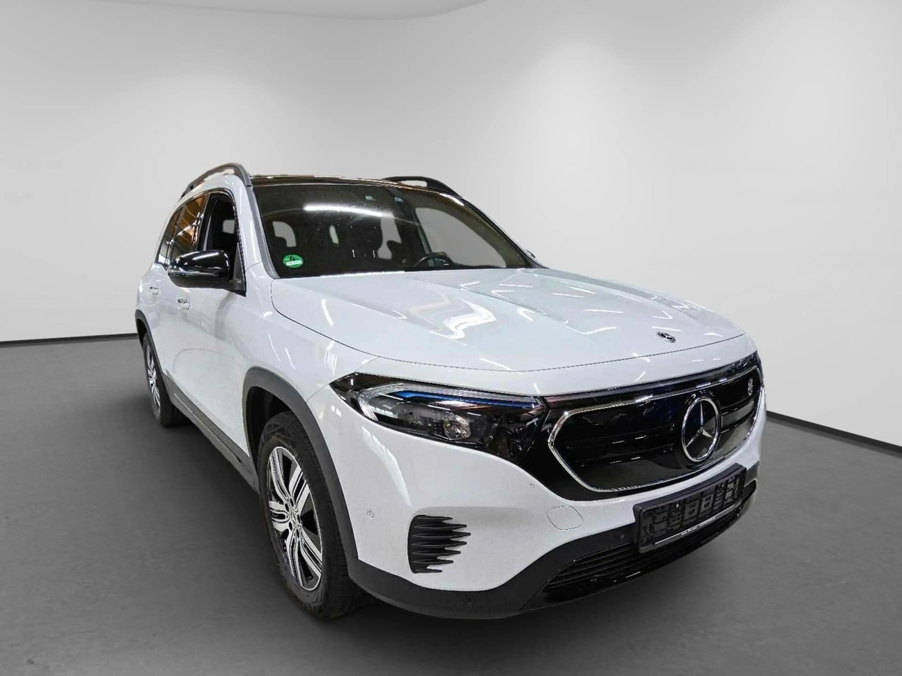 Mercedes-Benz EQB 250 + Pano S-Dach ACC BLIS Key — photo 7