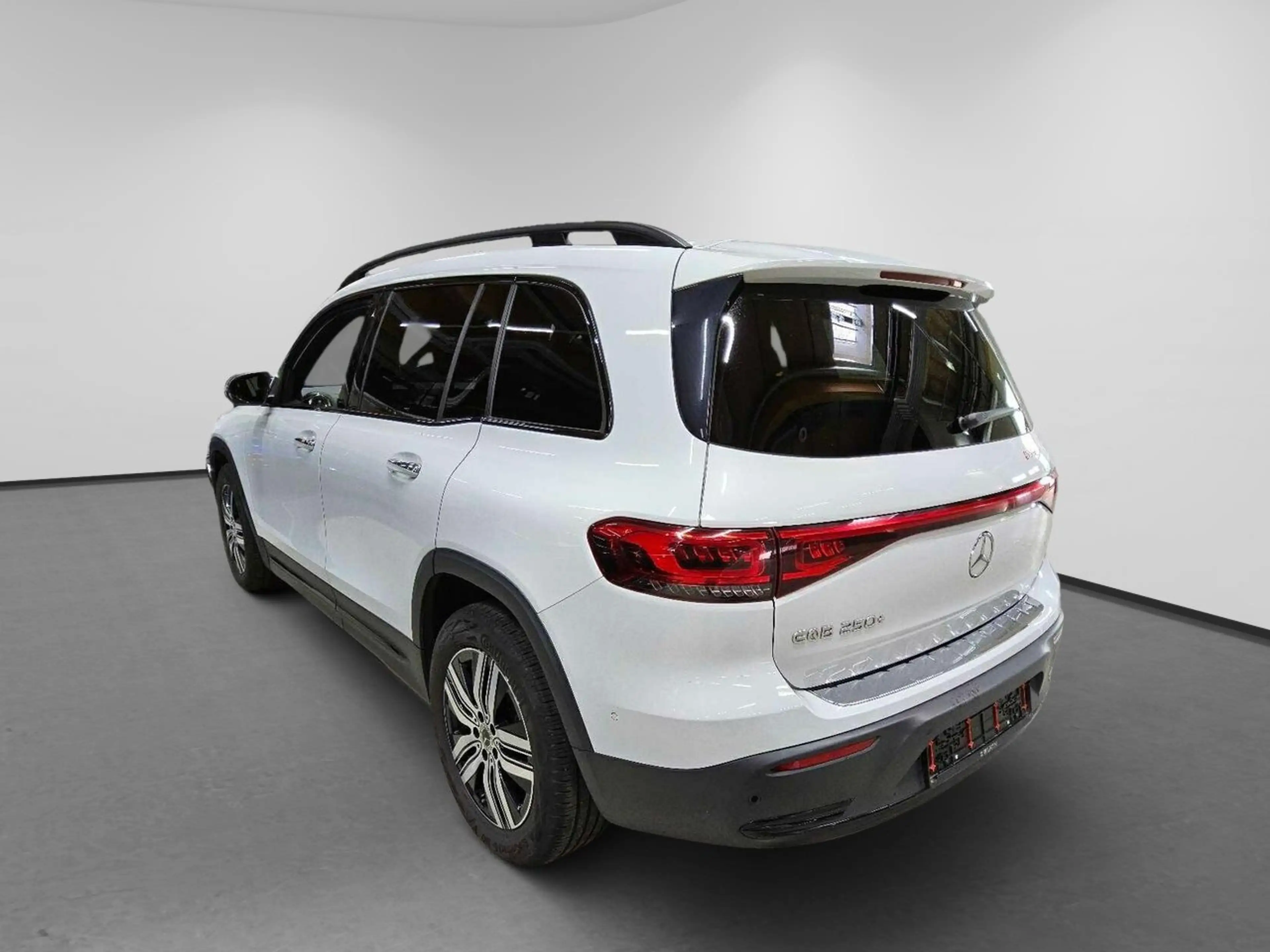 Mercedes-Benz EQB 250 + Pano S-Dach ACC BLIS Key — photo 5