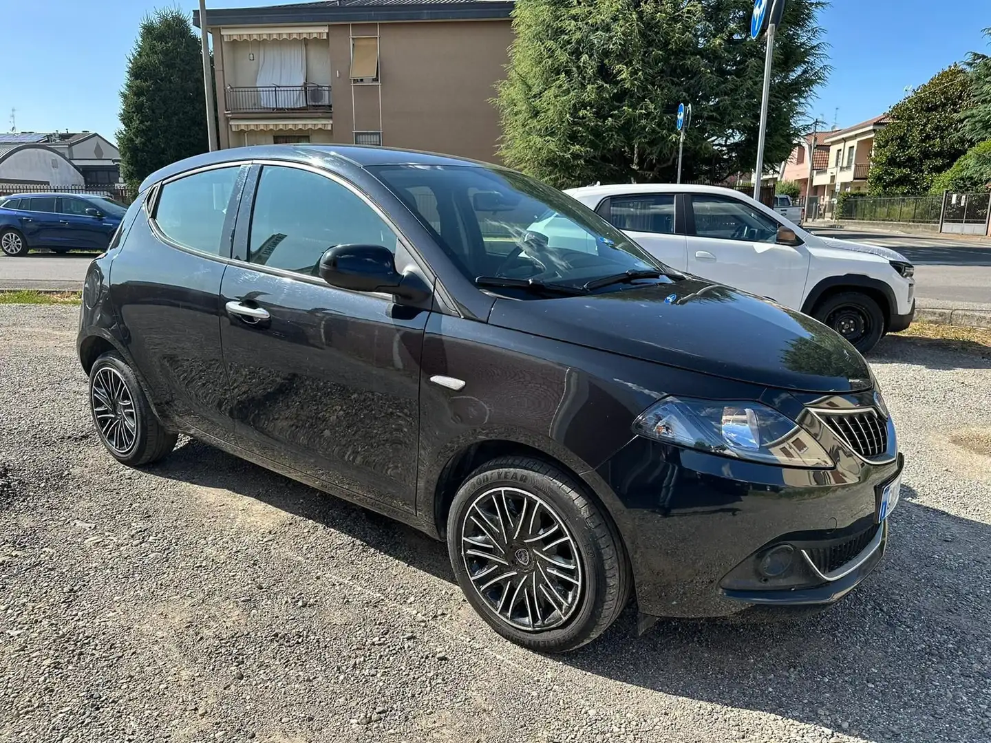 Lancia Ypsilon 1.0 FireFly 5 porte S&S Hybryd Gold Nero - 1