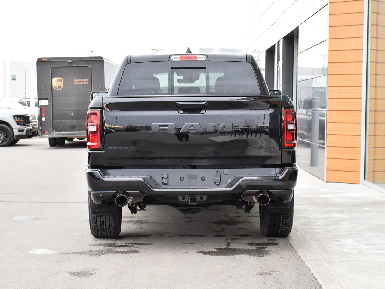 RAM 1500 снимка RAM 1500