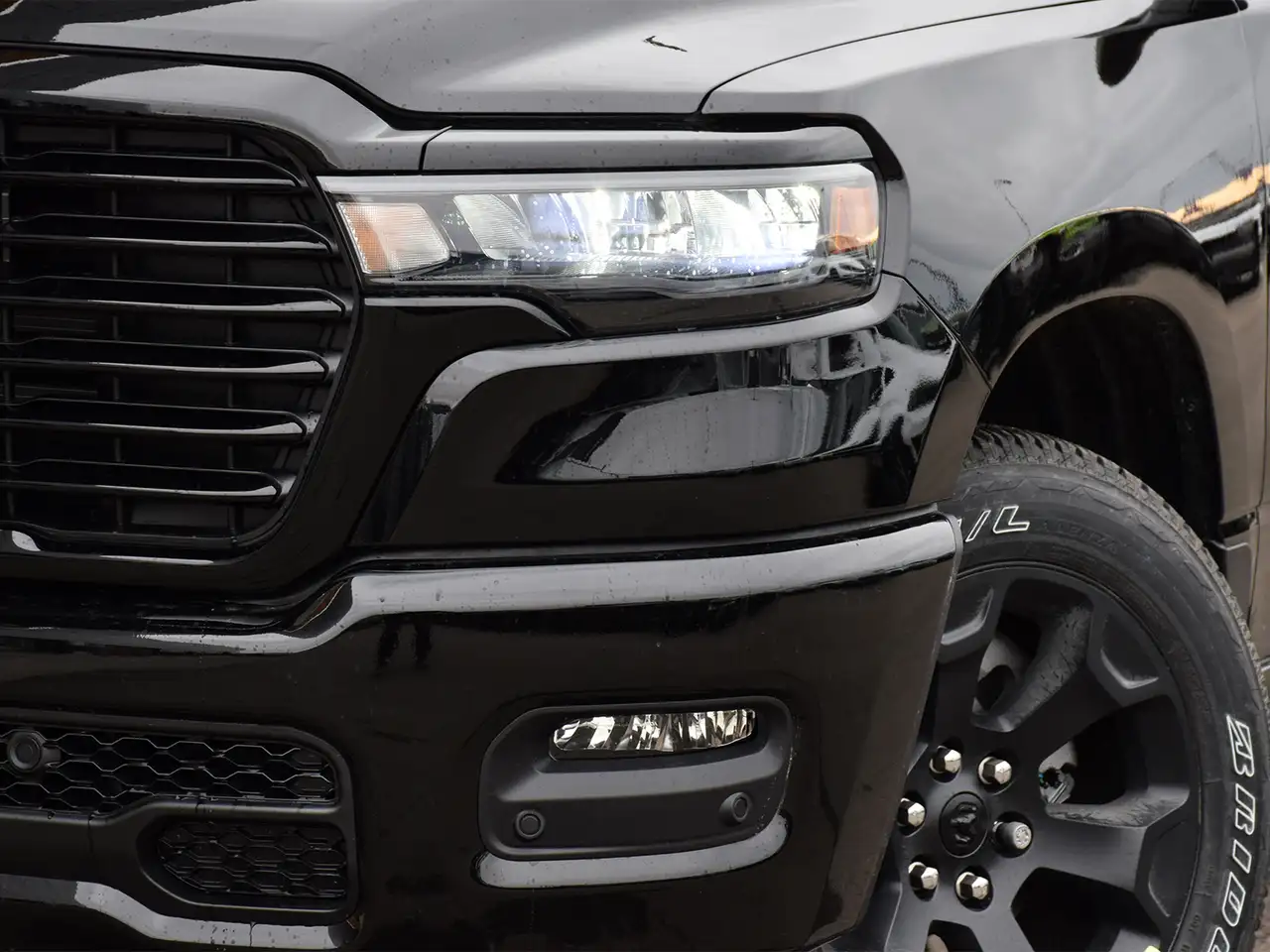 RAM 1500 снимка RAM 1500