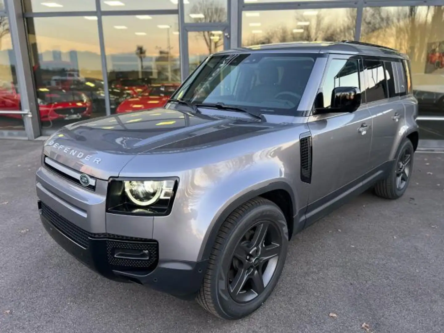 Land Rover Defender 110 3.0D I6 200 CV AWD Auto SE AUTOCARRO N1 Grigio - 2