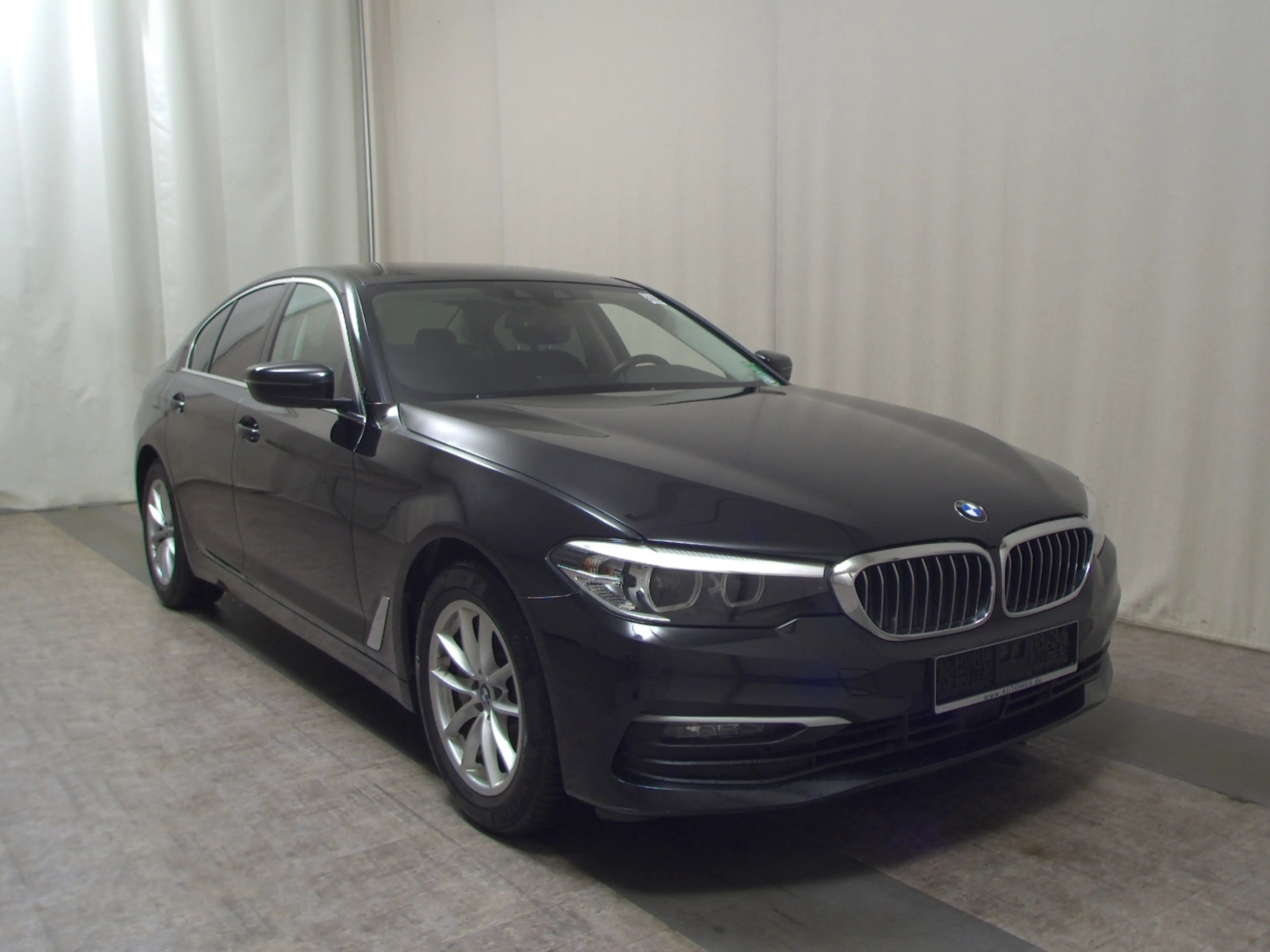 BMW 530 530DA NAVI KLIMAAUT RADIO TEMPO MFL SHZ VC PDC ACC LED LC prof. Kamera — photo 3