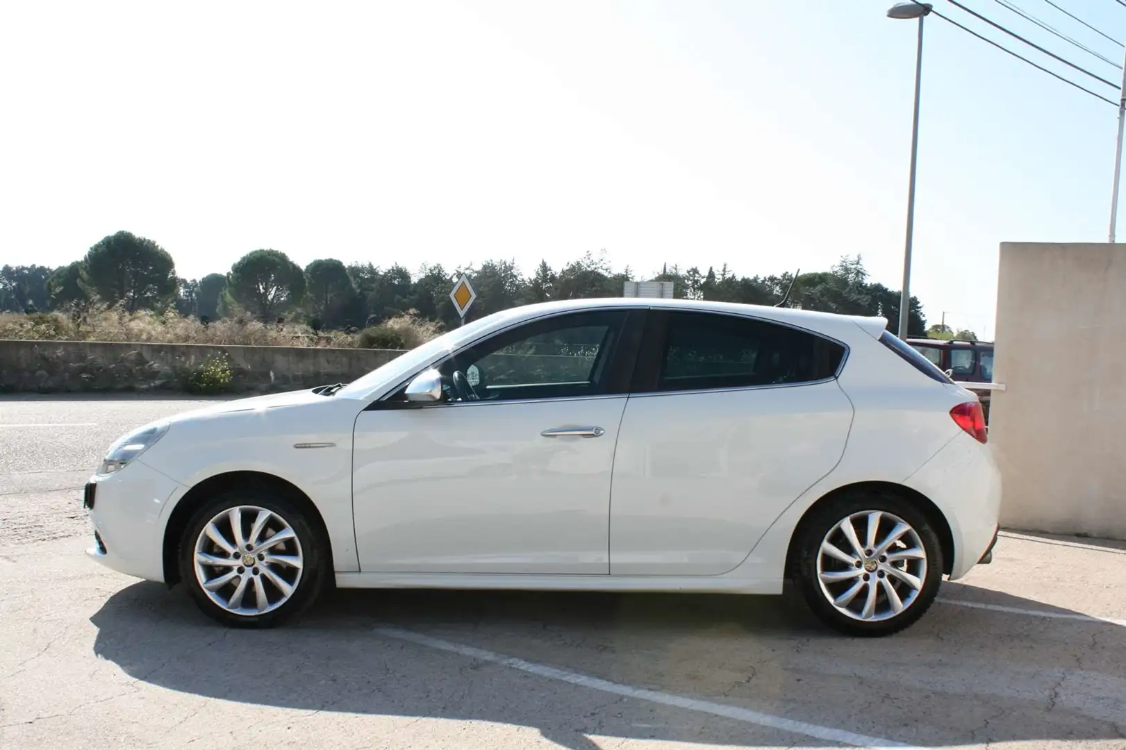 Alfa Romeo Giulietta 2.0 JTDM140 DISTINCTIVE STOP\u0026START Blanc - 2