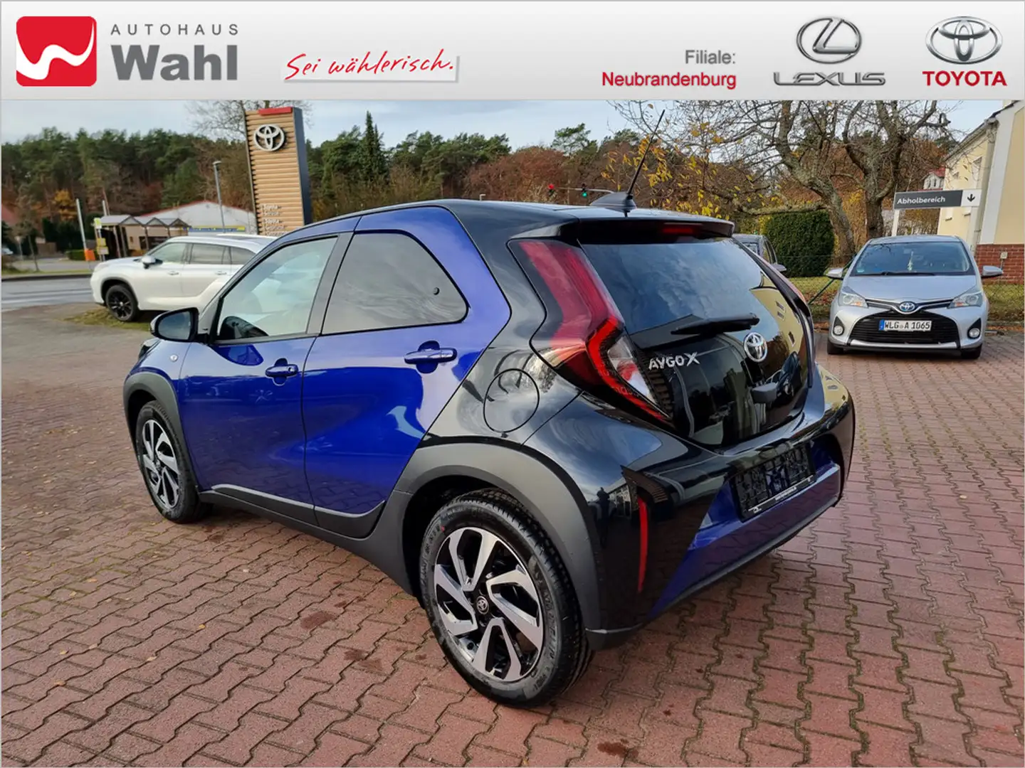 Toyota Aygo X 1.0 Teamplayer Modrá - 2