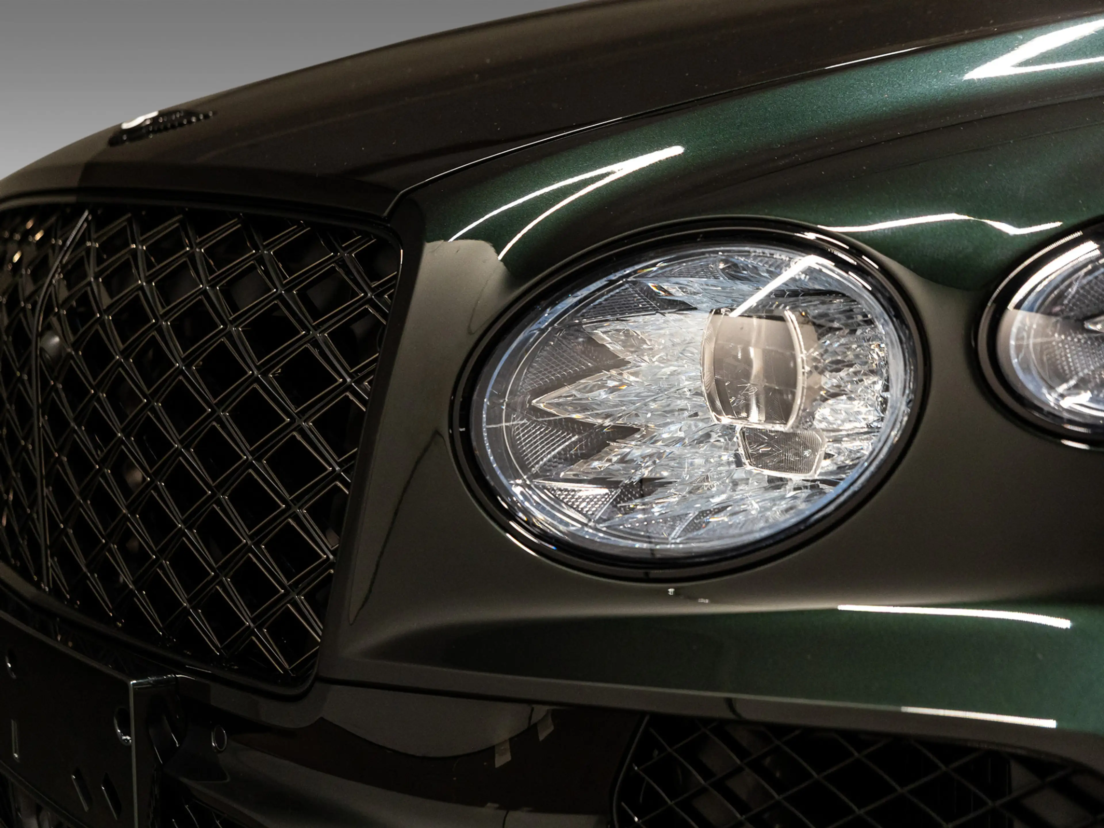 Bentley Bentayga Artenara Edition V8 MY2027 | Coming Soon — photo 9