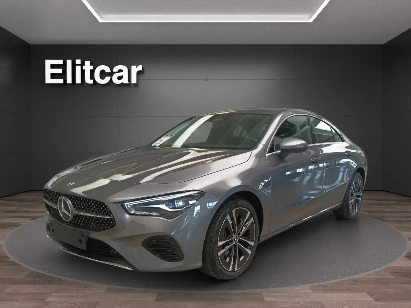Mercedes-Benz CLA 180 Automatic Progressive Advanced Gri - 1