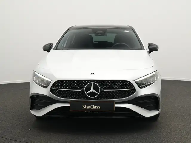 Mercedes-Benz 250 view 2
