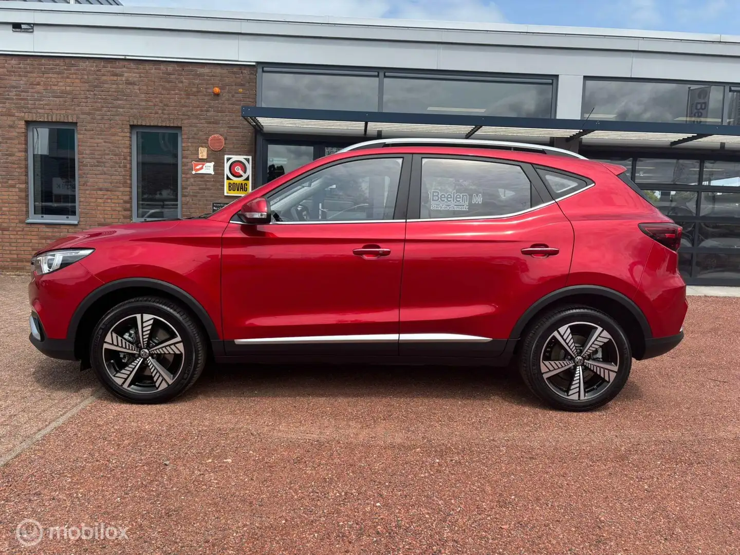 MG ZS EV Luxury 45 kWh Piros - 2