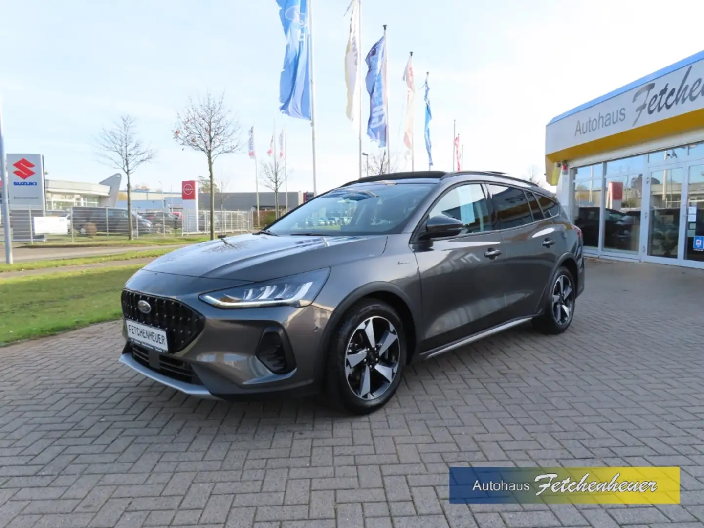 Ford Focus Active X Aut NAVI+RFK+LED+ACC+HuD+PANO+AHK Grau - 2