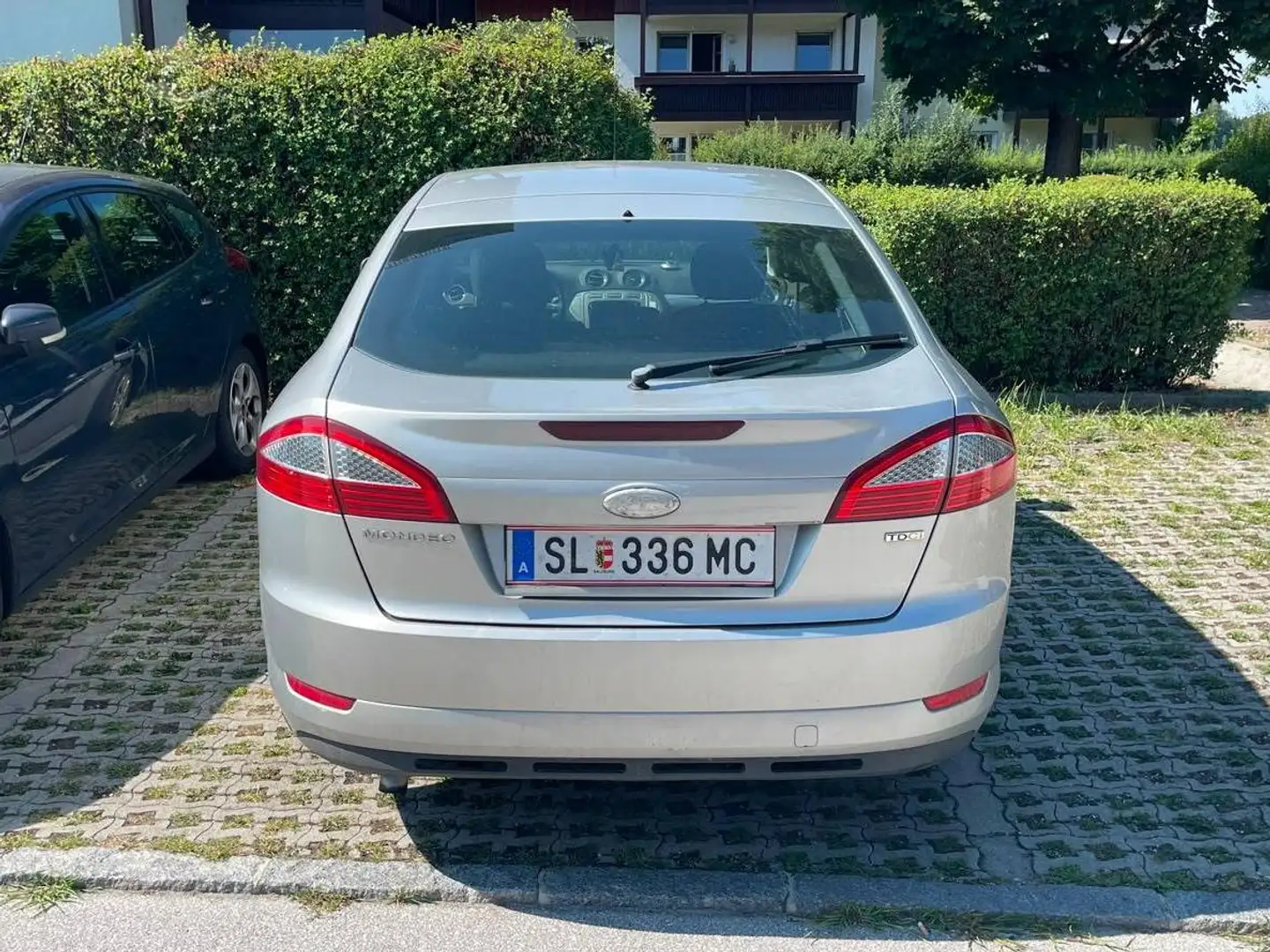 Ford Mondeo Mondeo Ambiente 2,0 TDCi DPF Ambiente Silber - 1