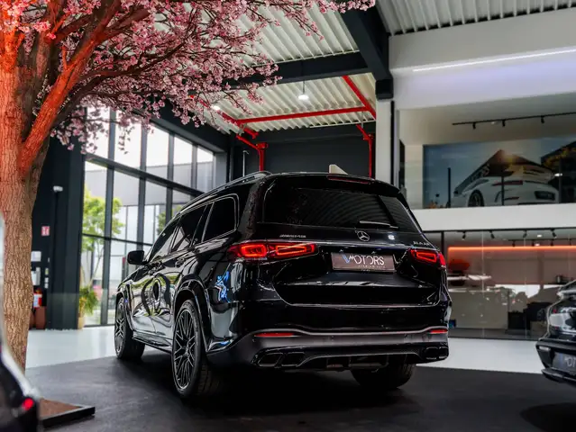 Mercedes-Benz GLS view 4