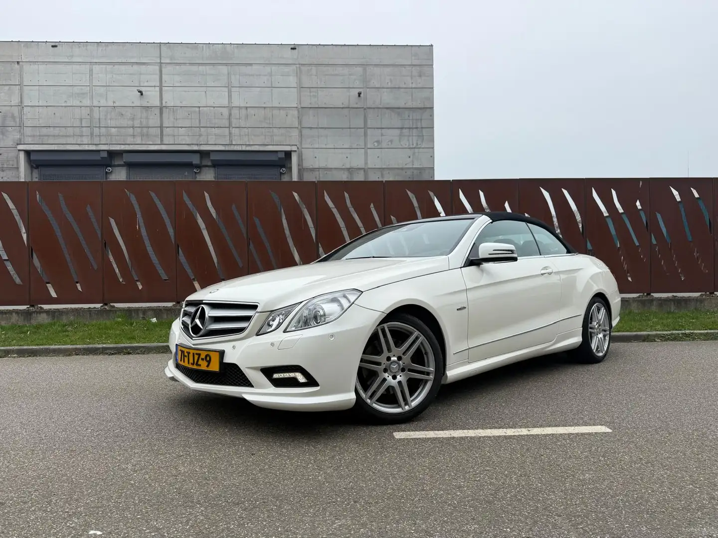 Mercedes-Benz E-Klasse E200CGI CABR. W212 AUT BlueEFFICIENCY Alb - 1