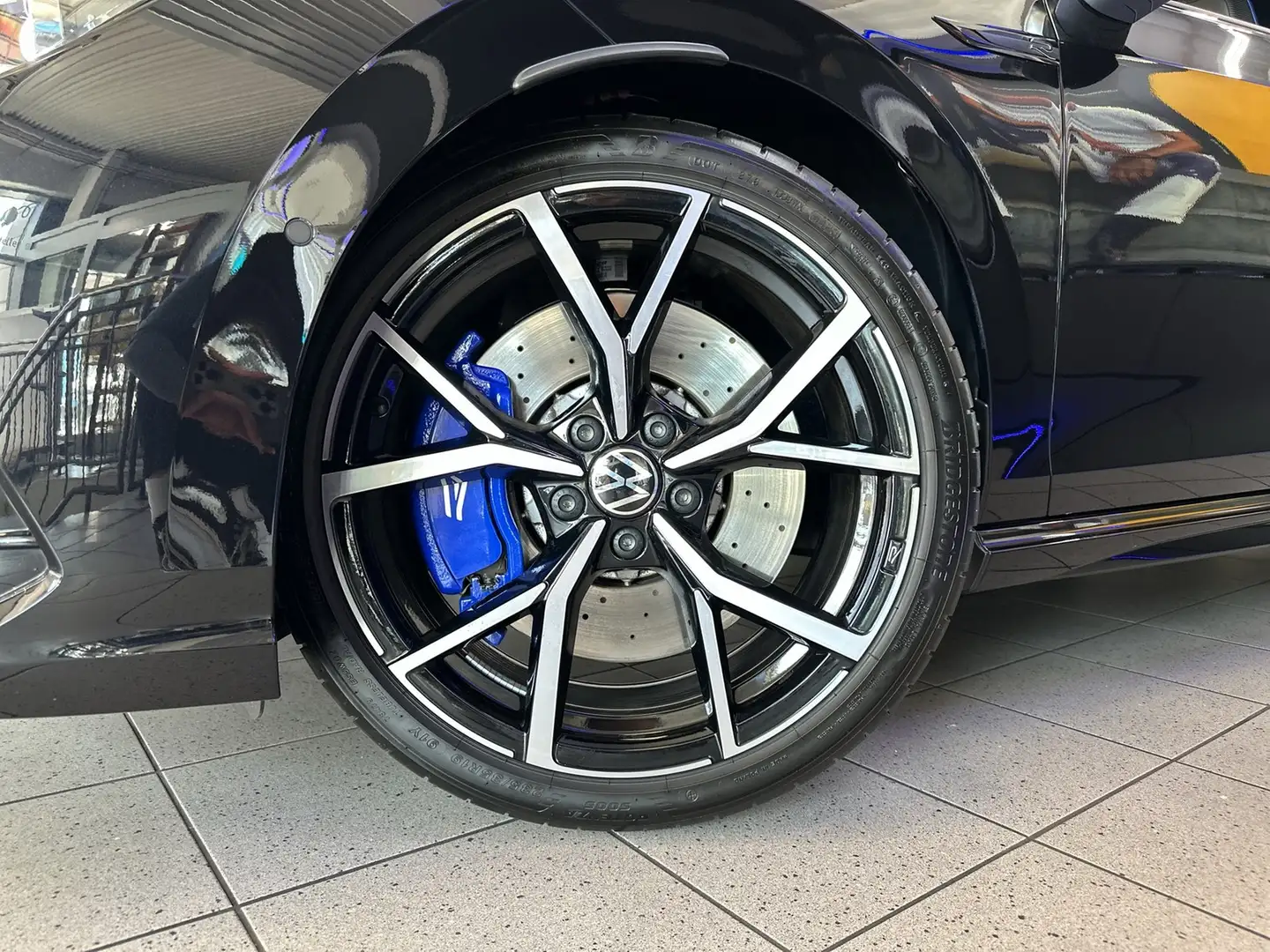 Volkswagen Golf R Performance 2.0 TSI DSG 1,99%+4M+MATRIX+KAMERA Schwarz - 2