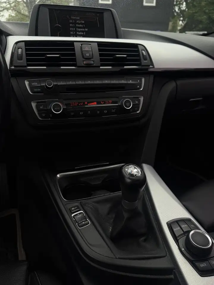 BMW 3 Series photo BMW 3 Series