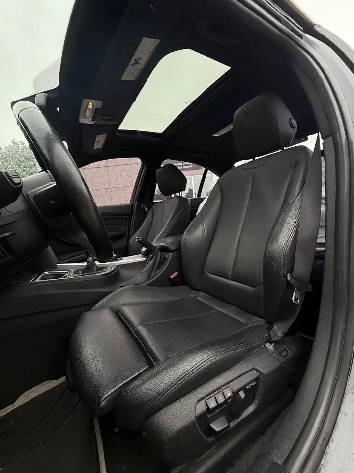 BMW 3 Series photo BMW 3 Series