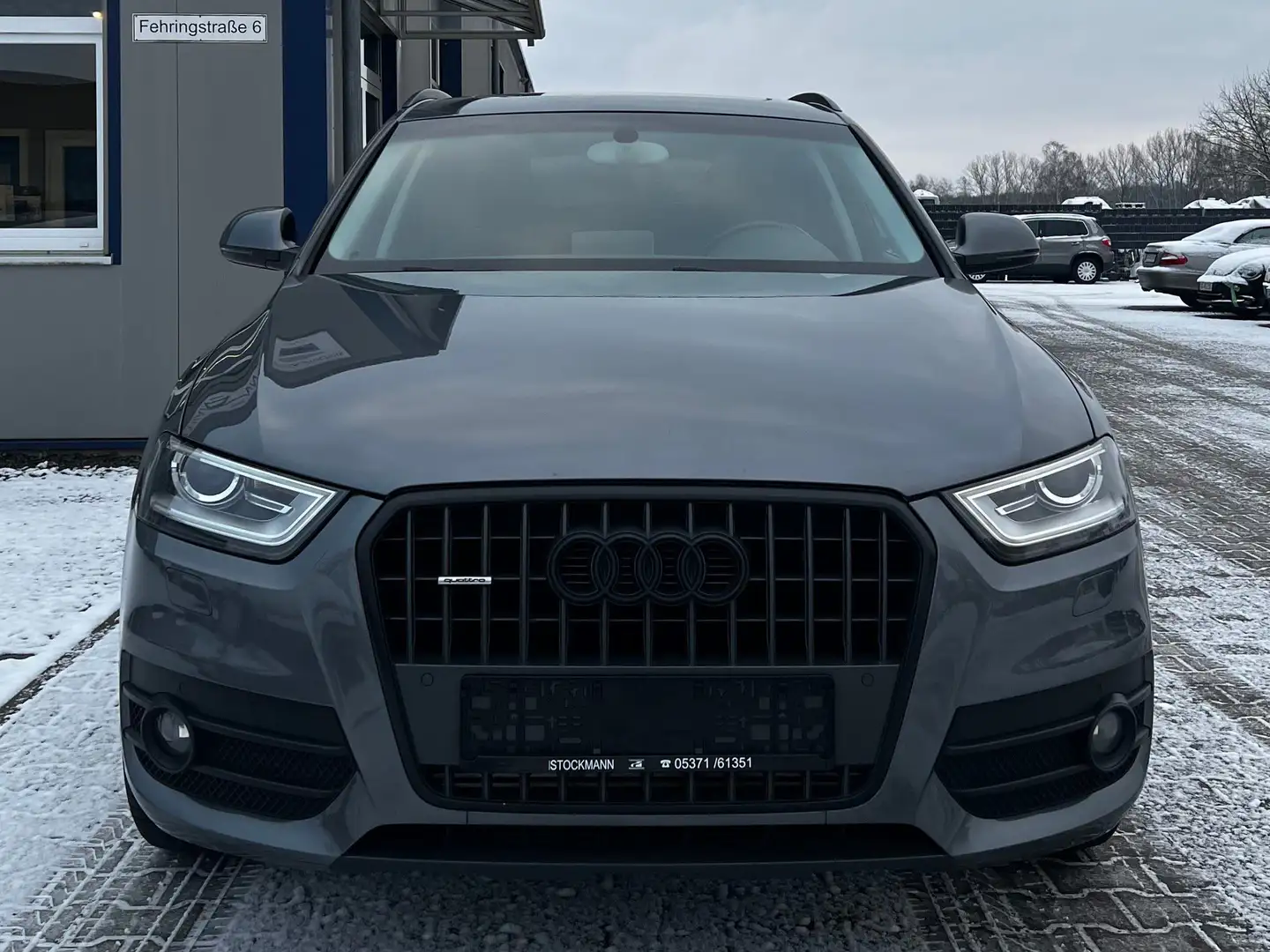 Audi Q3 2.0 TFSI quattro Grau - 1