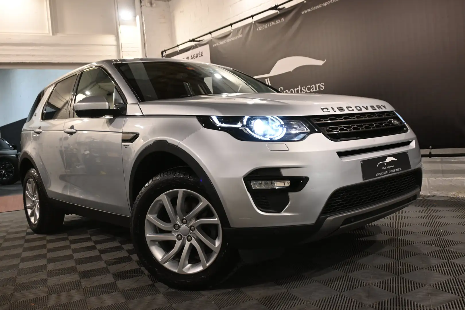 Land Rover Discovery Sport 2.0 TD4 HSE / AUTO / PANO / ATTELAGE / FULL !! Grijs - 2