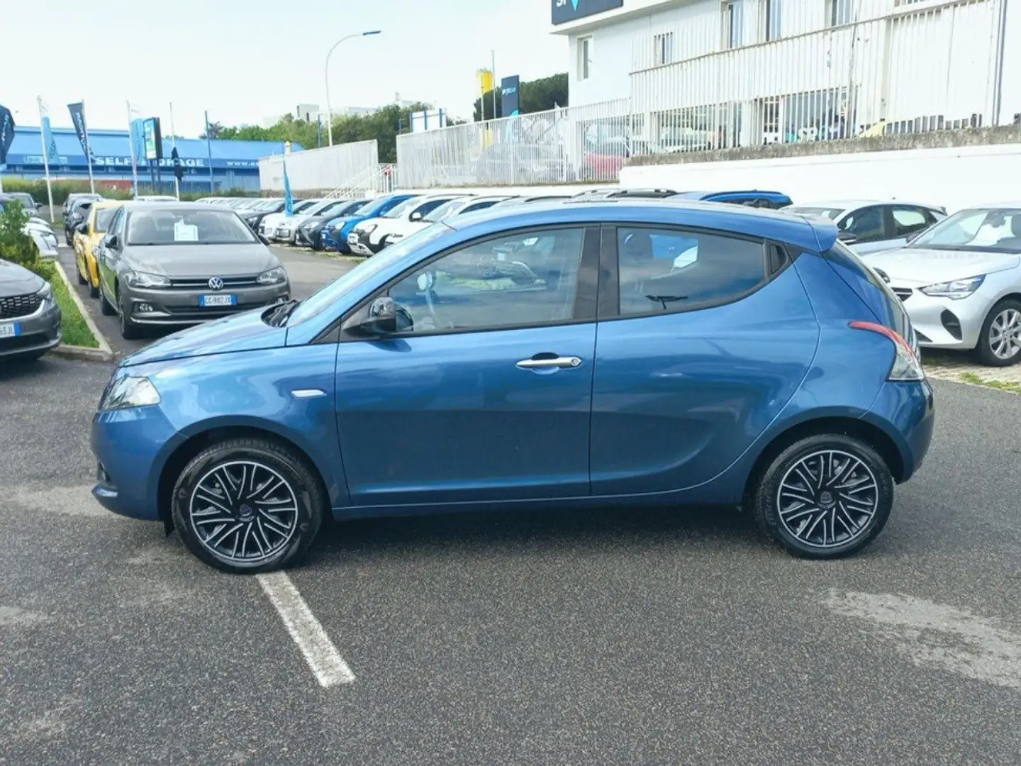 Lancia Ypsilon 1.0 FireFly 70cv S&S Hybrid SILVER Blu/Azzurro - 2