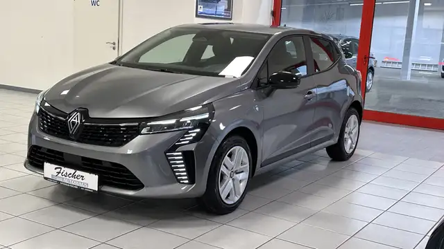 Renault Clio Evolution   Automatic   CarPlay