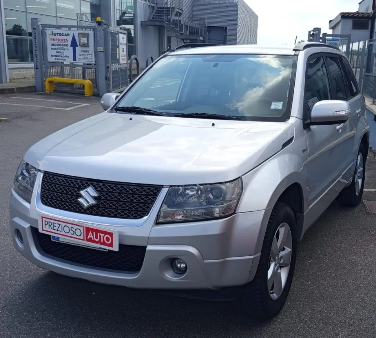 Suzuki Grand Vitara 1.9 DDiS 5 porte Offroad Argento - 2