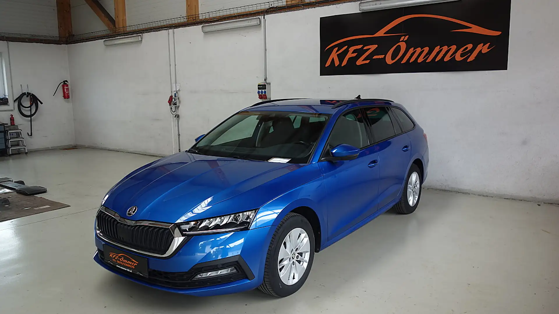 Skoda Octavia Combi 2,0 TDI DSG,AHK,Kamera,Radar,Virtual,Keyl... Blau - 1