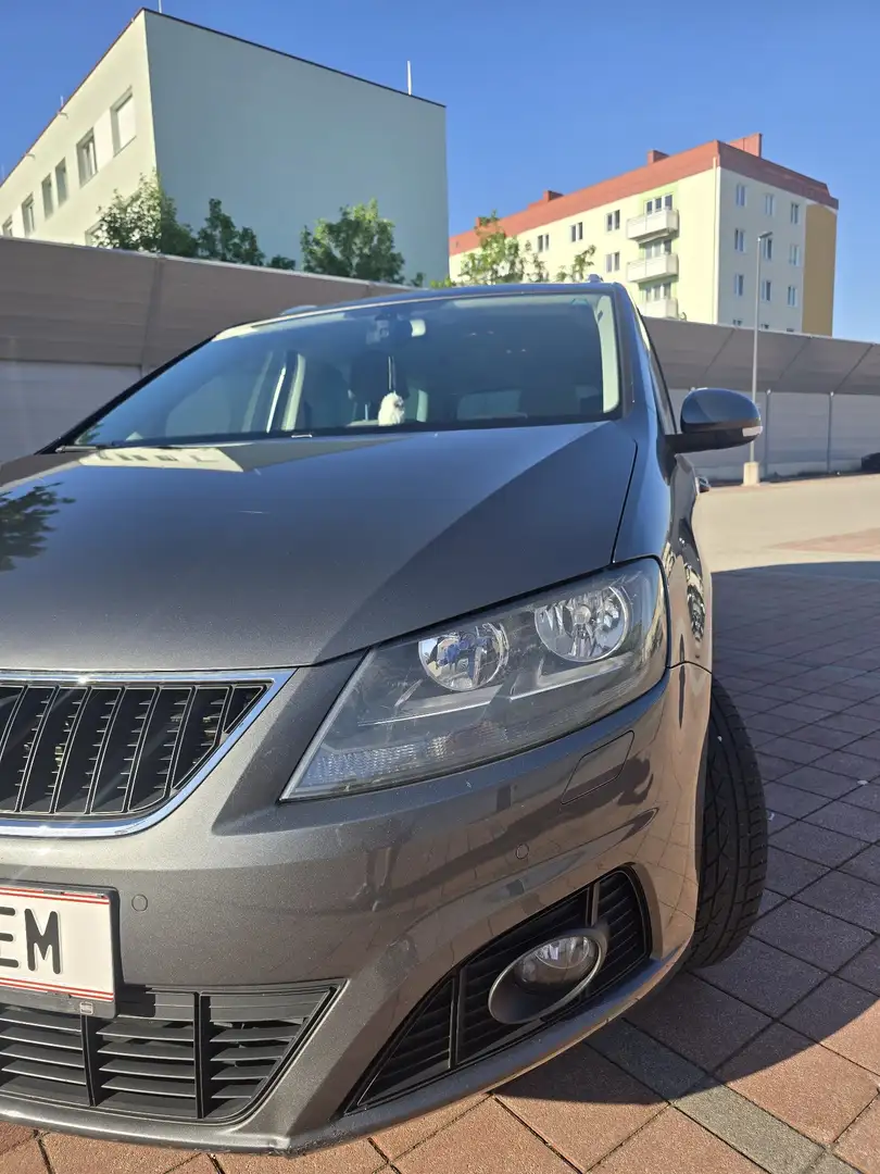 SEAT Alhambra Family 2,0 TDI Grau - 2
