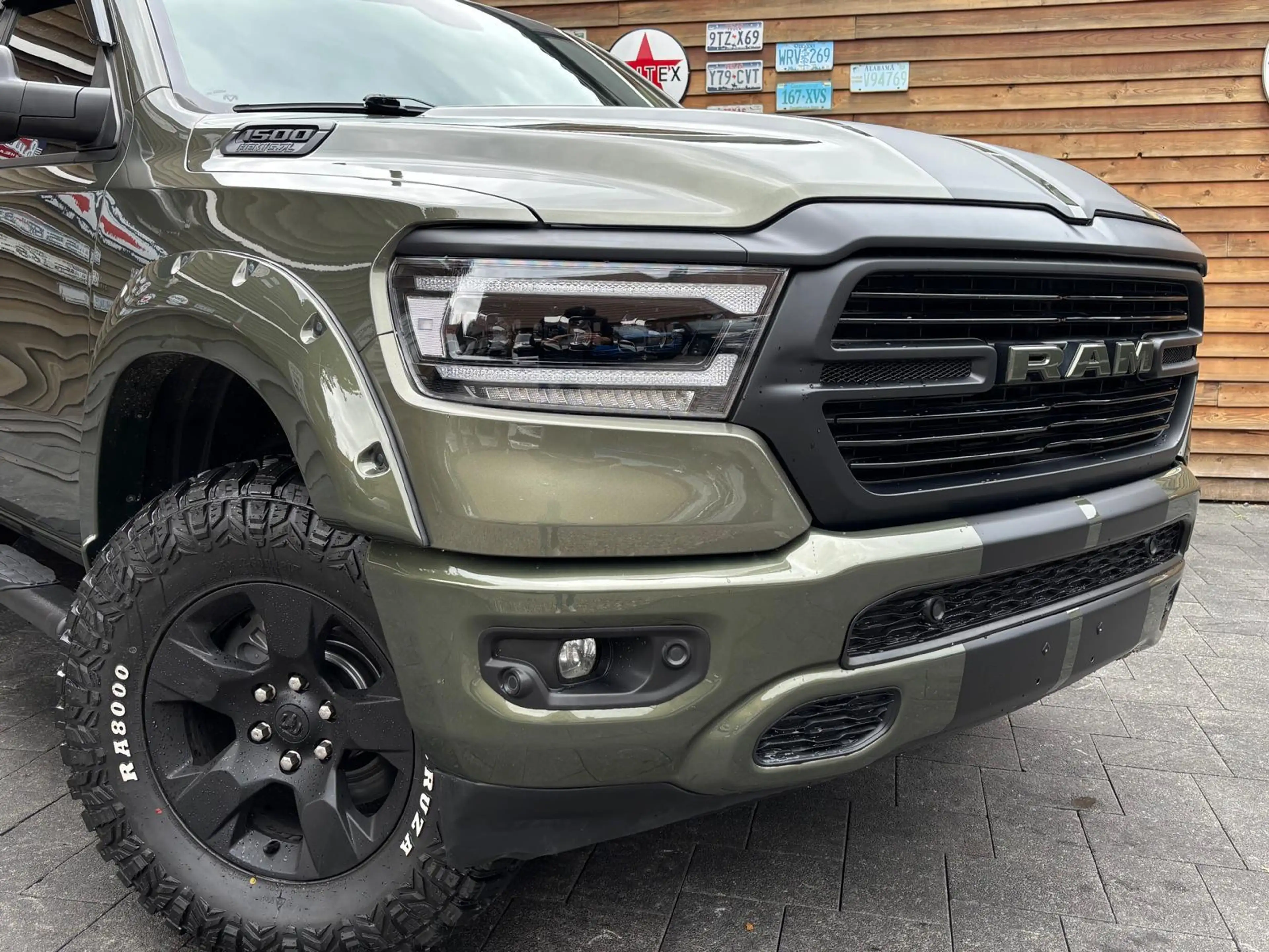 Dodge RAM 1500 5,7L BigHorn Crew Cab LED AHK 4x4 — photo 5