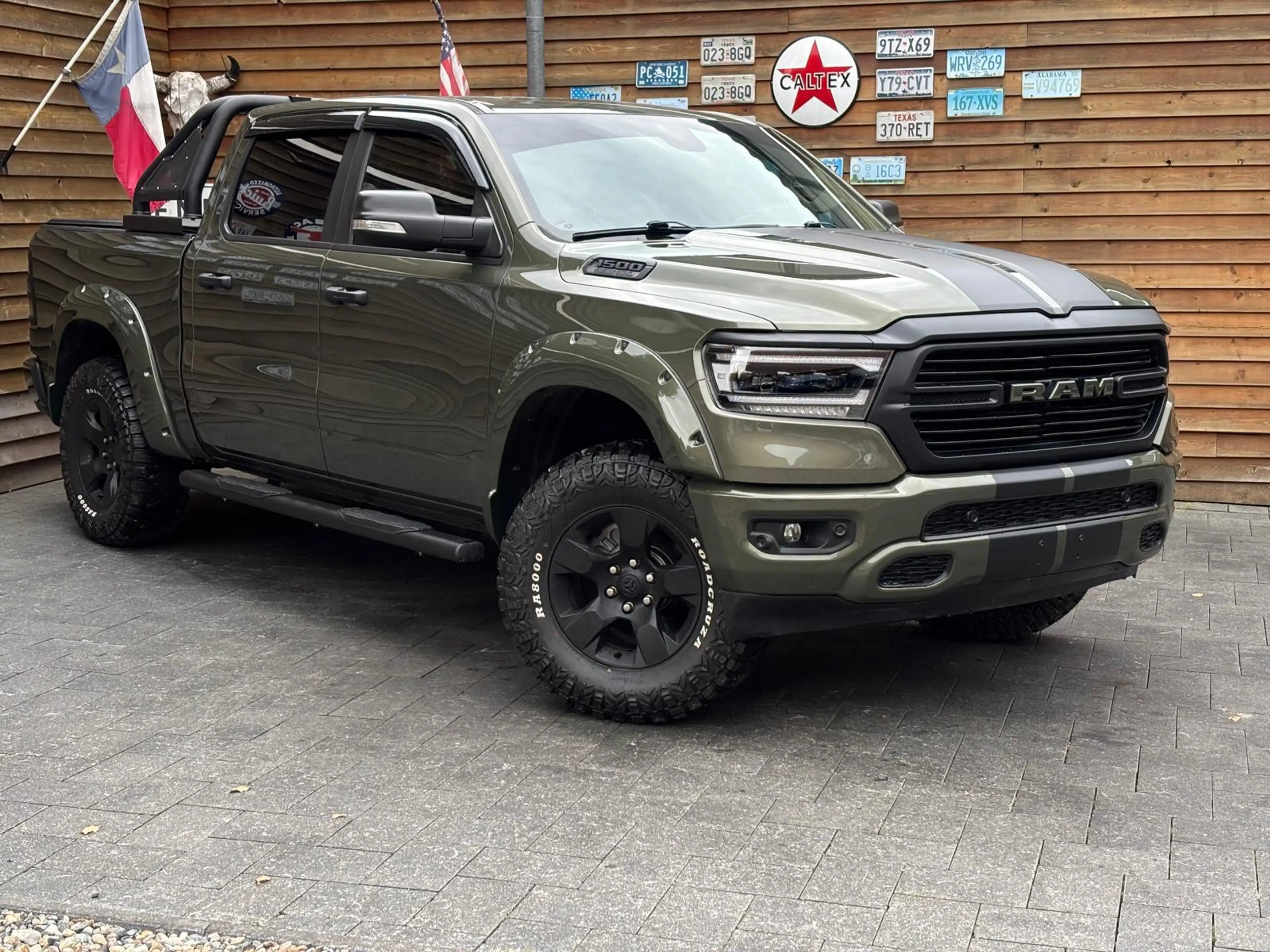 Dodge RAM 1500 5,7L BigHorn Crew Cab LED AHK 4x4 — photo 2