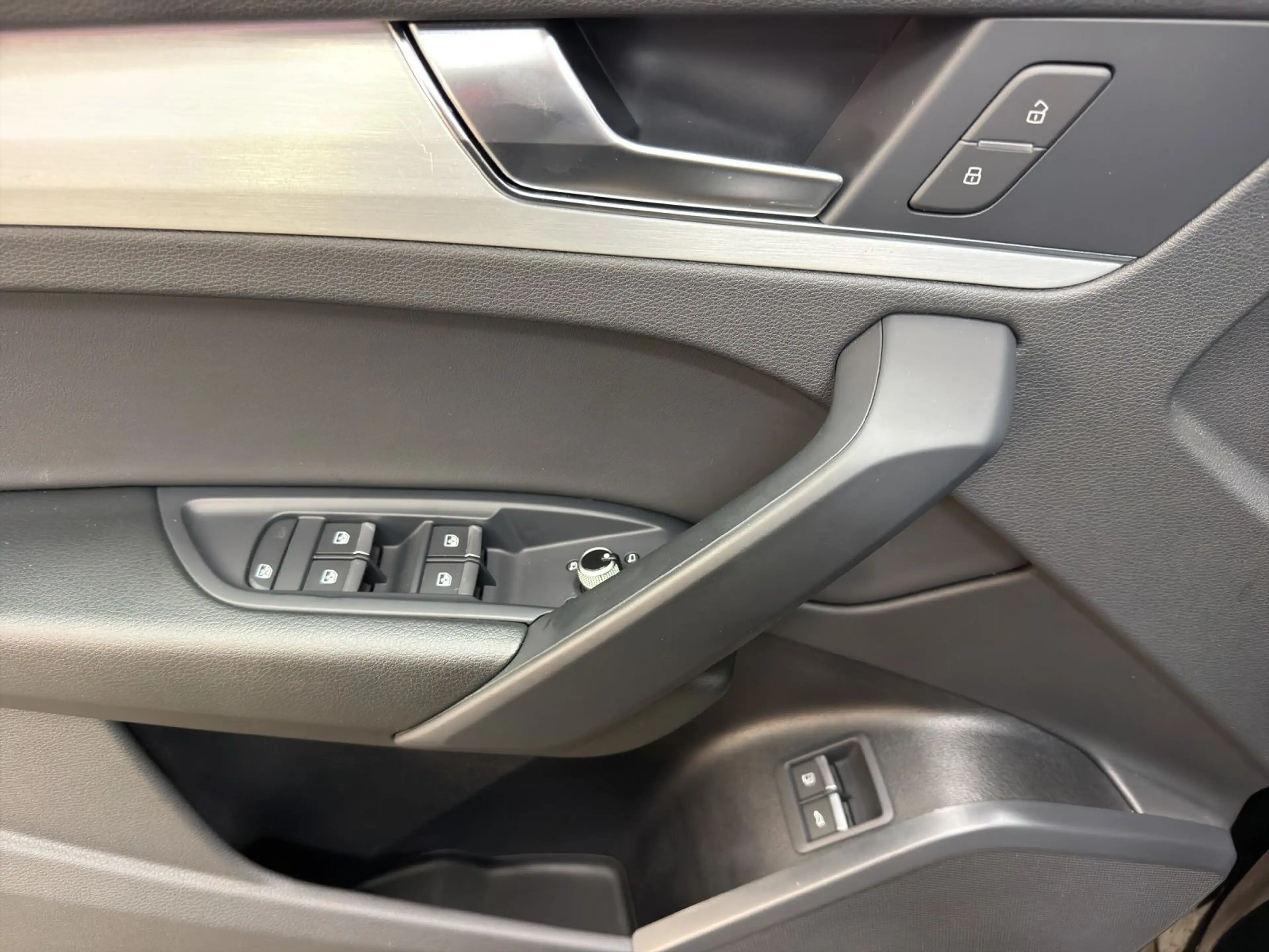 Audi Q5 50 TFSIe S LINE AHK LM20 MATRIX NAVI+ — photo 8